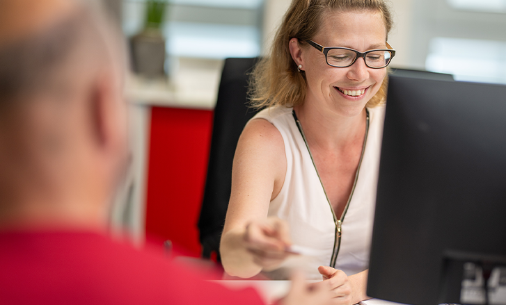 Mit unserer Wallbox und der Ladekarte sind Sie im ganzen Land sauber unterwegs.
